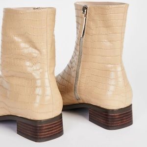 Intentionally Blank Tour Boot in size 8, New with Box